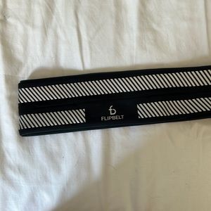 Flip belt - black reflective, medium